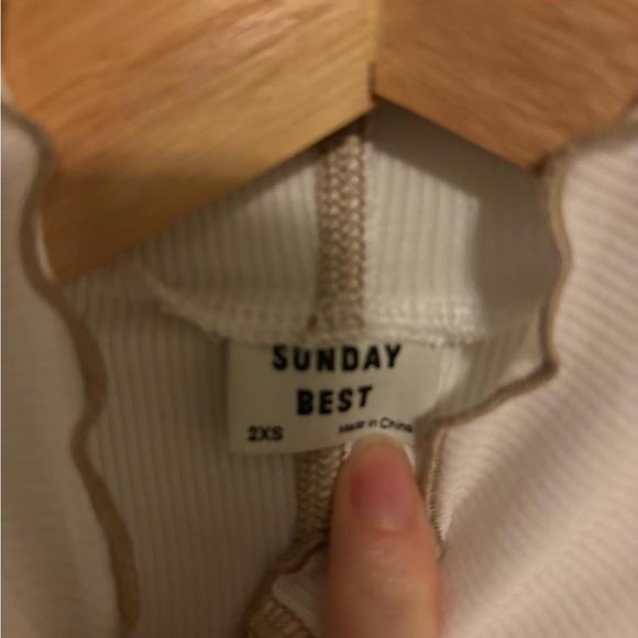 White long sleeve - Picture 3 of 3